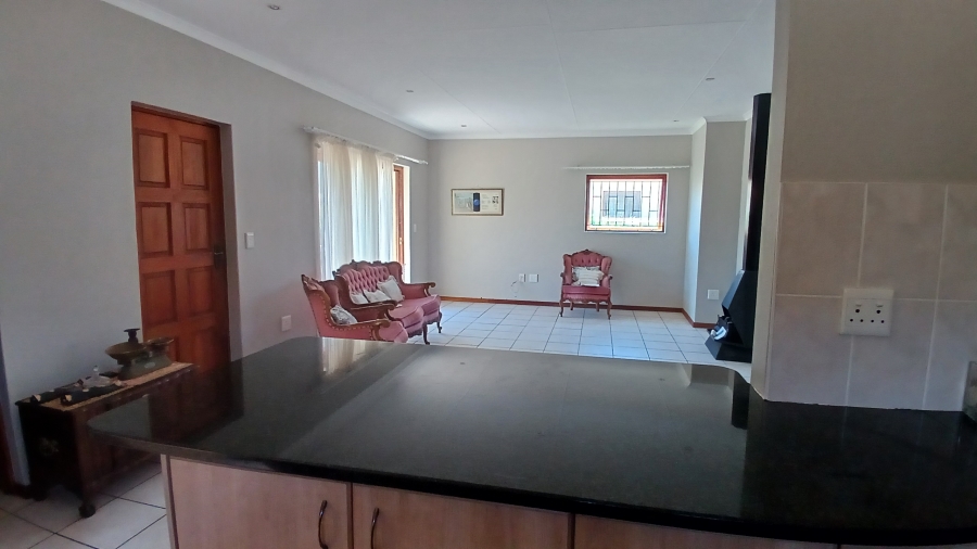 3 Bedroom Property for Sale in Sandbaai Western Cape